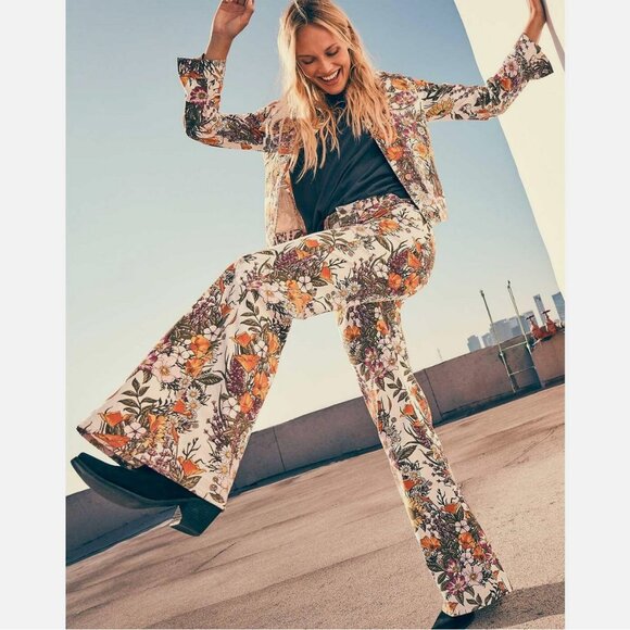 Wrangler Denim - Wrangler Carly Flower Garden Flare